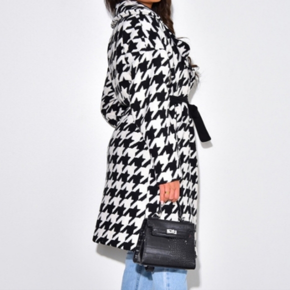 Fabulous Houndstooth Wrap Coat - Made In Italy - NWT! One Size - Picture 3 of 5